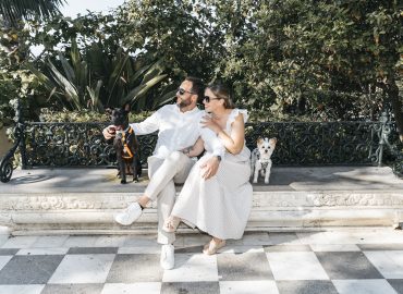 Postboda con perros